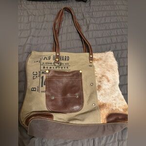 Beautiful real leather w/ mixed textures tote bag!